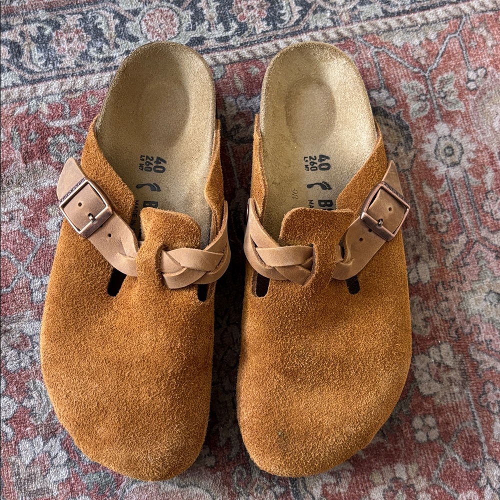 Birkenstock Boston braid  Suede Clogs In Mink Woman’s Size 9
no box like new